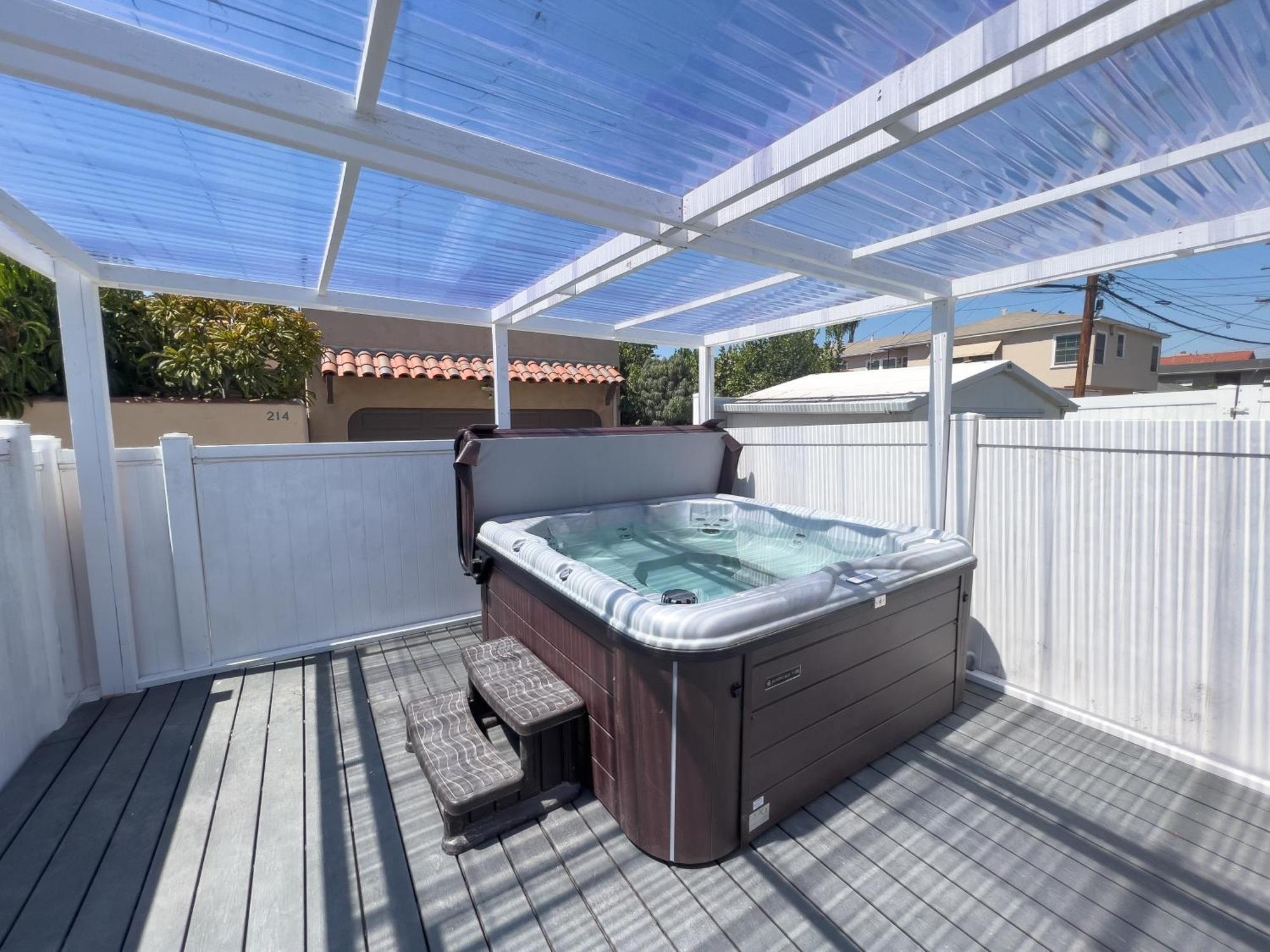 Luxury Villa With Hot Tub! Walk To Beach & Bars Long Beach Luaran gambar